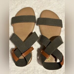 XOXO Sandals EUC Size 5 M
